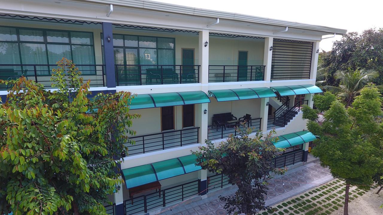 Ralphseej Pension House Moalboal Exterior photo